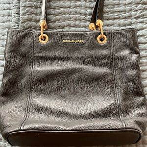 Leather tote